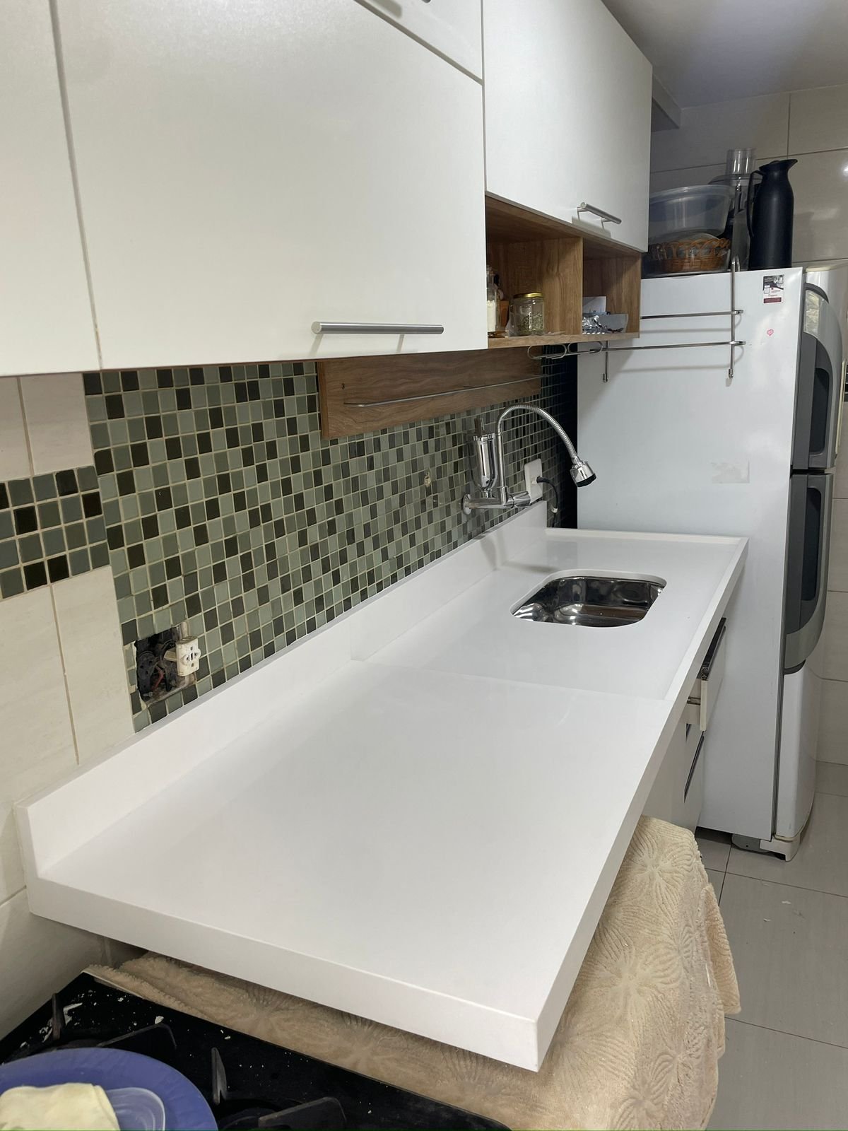 Cozinha com bancada em granito